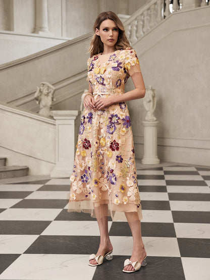 Geyra Short Sleeve Flower Embroidered Midi Dress